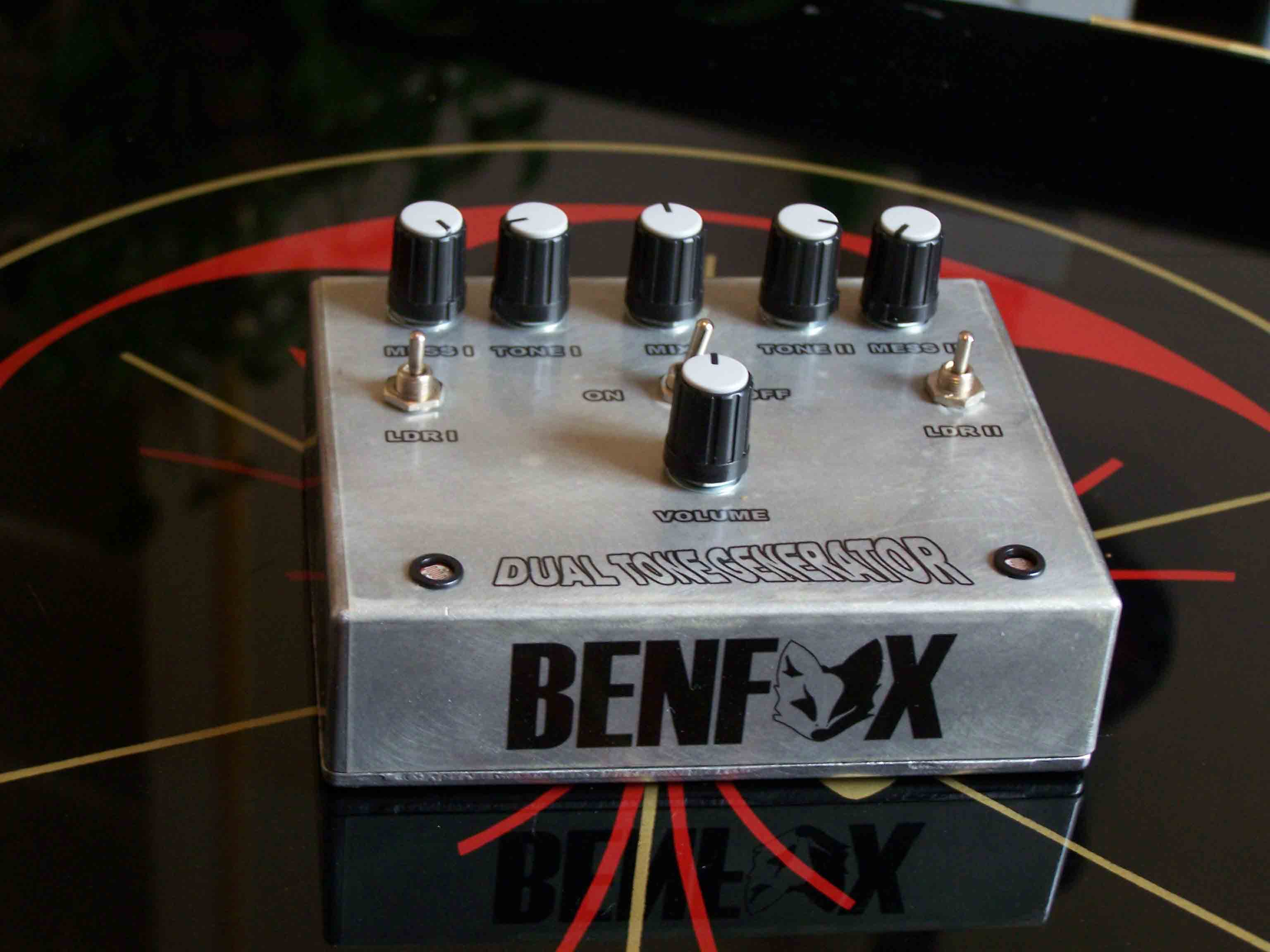 Dual Tone Genartor Light sensitive BENFOX
